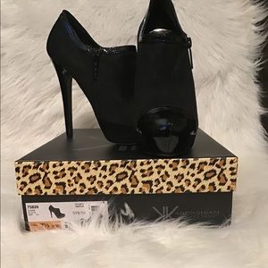 PRICE DROP🌟Kim Kardashian Stylish Black Platforms